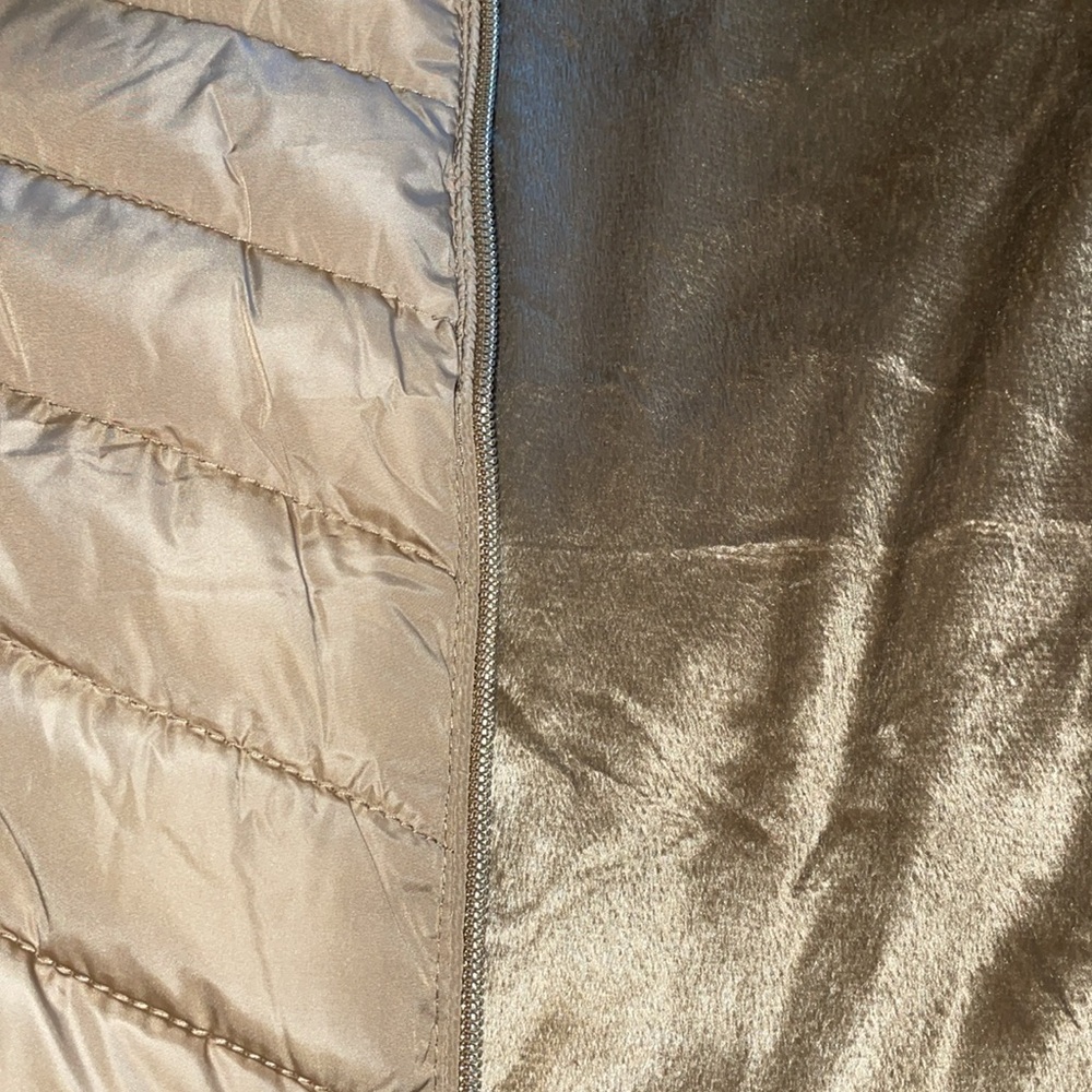 NWOT SPECIAL ONE Premium Quality Women's Beige Puffer Vest.  Size Small - Picture 5 of 7